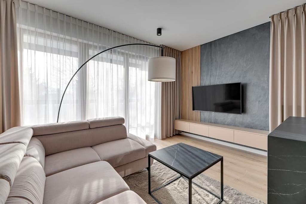 Zajezdnia Wrzeszcz 2 By Grand Apartments Gdansk Exterior foto