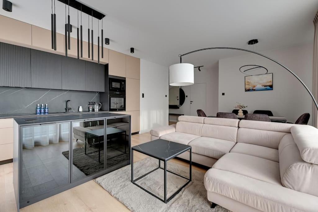 Zajezdnia Wrzeszcz 2 By Grand Apartments Gdansk Exterior foto